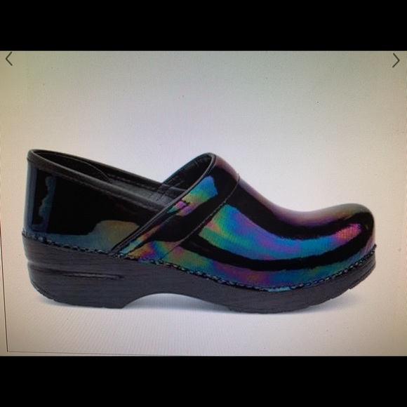 Dansko Shoes - DANSKO PROFESSIONAL CLOGS PATENT SIZE 40 NEW!